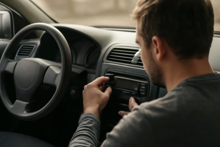 Comment Changer son Autoradio Soi-Même ?