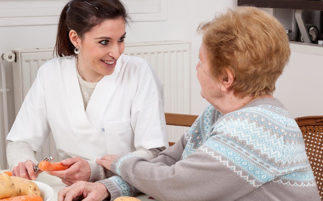 Quelle est la mission d'une auxiliaire de vie ? Seniors Online Quelle est la mission d'une auxiliaire de vie ? Seniors Online